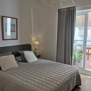 https://anas-guest-house-nerja.hotelsinnerja.org